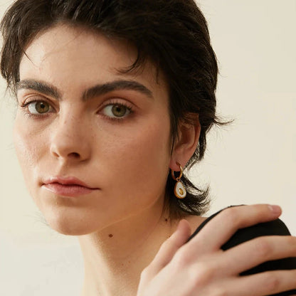 Ava
